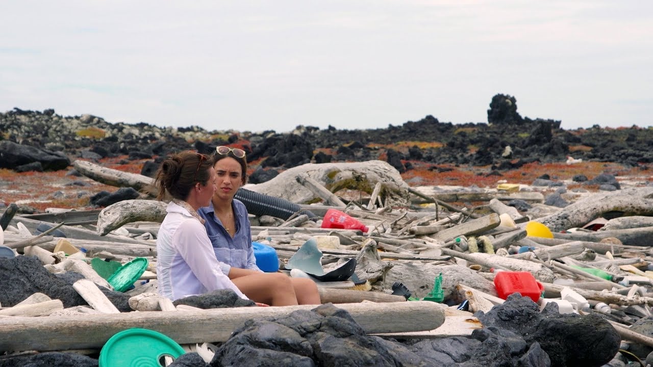 Documental revela imágenes desgarradoras de la contaminación por plásticos en Galápagos