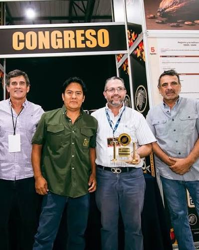 ECUADOR: La Cumbre Mundial del Cacao cerró con el reconocimiento a Hacienda La Paz