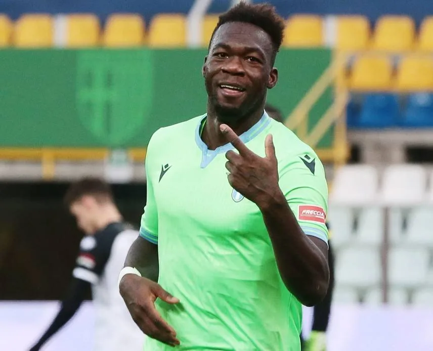 Deportes: Felipe Caicedo destaca en la portada del Corriere dello Sport antes del derbi romano