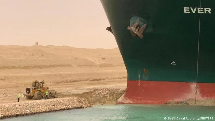 El bloqueo del canal de Suez podría hacer que el banano de Ecuador llegue maduro a Medio Oriente