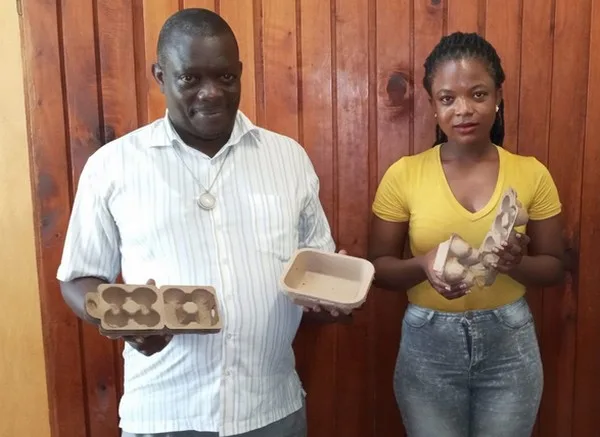 Un equipo ugandés desarrolla un envase ecológico