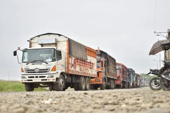 Ecuador: Salen las primeras 5.000 toneladas de arroz a Colombia
