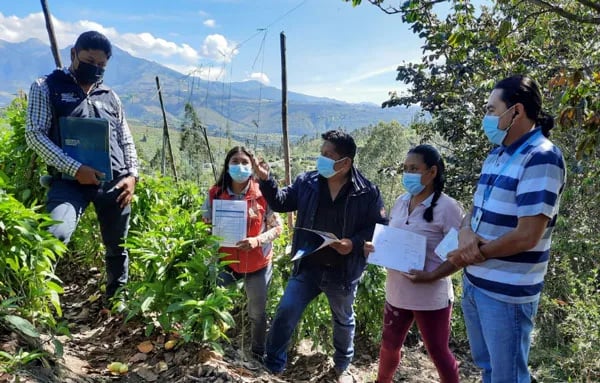 Ecuador: Productores de Imbabura, reciben de manera gratuita diseños para riego tecnificado