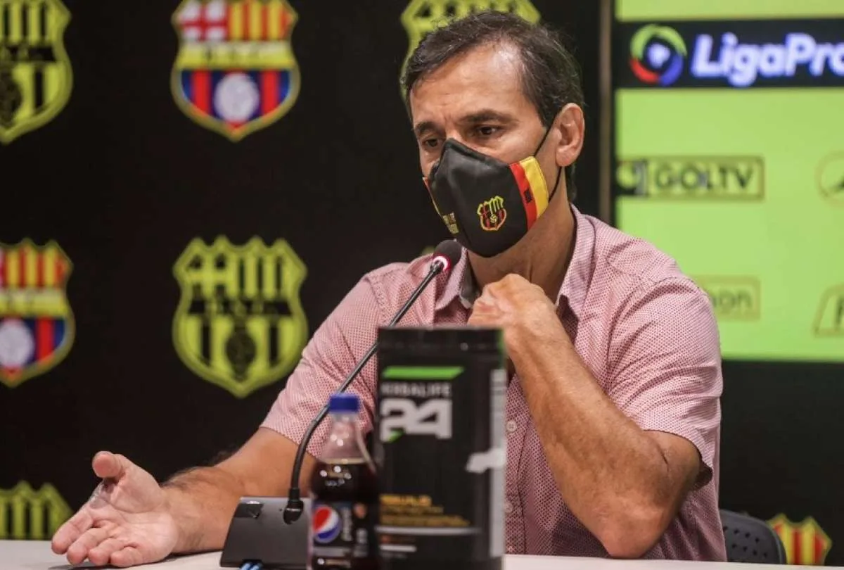 Deportes: Fabián Bustos no piensa en la extensión de su contrato con Barcelona