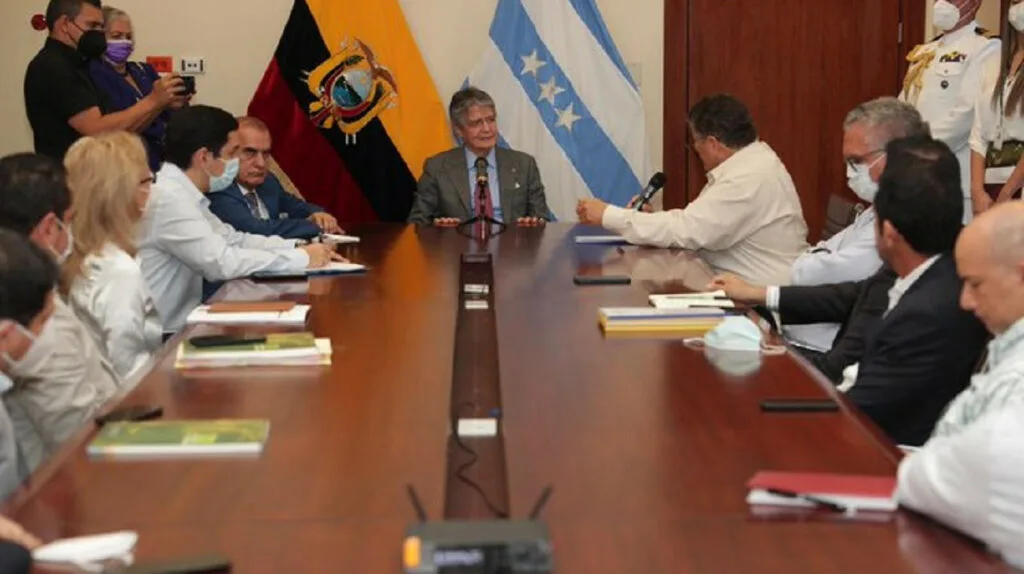 Gobierno de China, interesado en firmar TLC con Ecuador, asegura Lasso