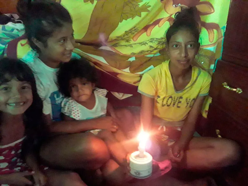 Ecuador: Productores piden apoyo para tener electricidad y acceso a clases por internet para sus hijos
