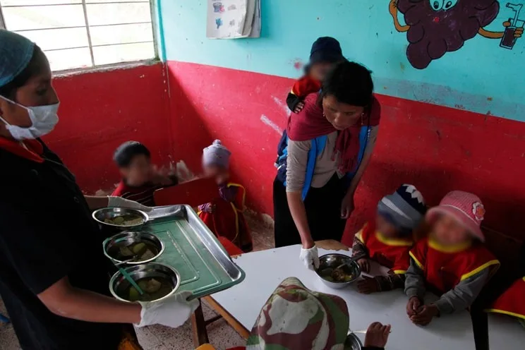 CAF desembolsó $ 100 millones para la lucha contra la desnutrición infantil en Ecuador