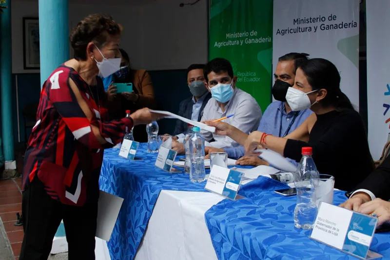 Ecuador: Arroceros insisten en que el Estado intervenga ante situación con los precios y almacenamiento