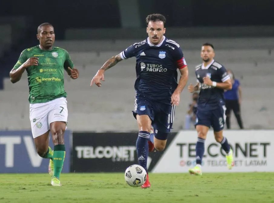 Deportes: Sebastián Rodríguez sufre una ‘fractura nasal no desplazada’ tras el cabezazo que le propinó Gabriel Achilier