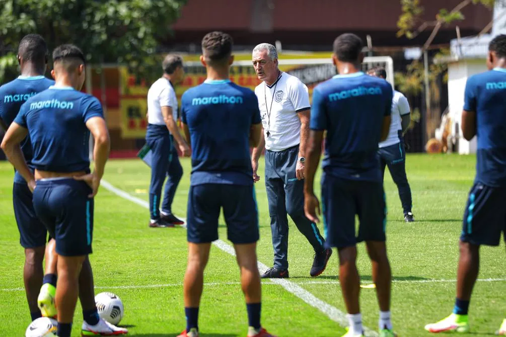 Deportes: Selección de Ecuador entrena con equipo completo tras el retorno de Enner Valencia