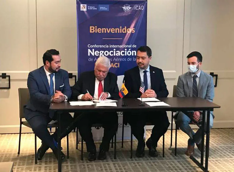Ecuador firmó memorandos de entendimiento con Estados Unidos, Kuwait, Chile y República Dominicana para los cielos abiertos