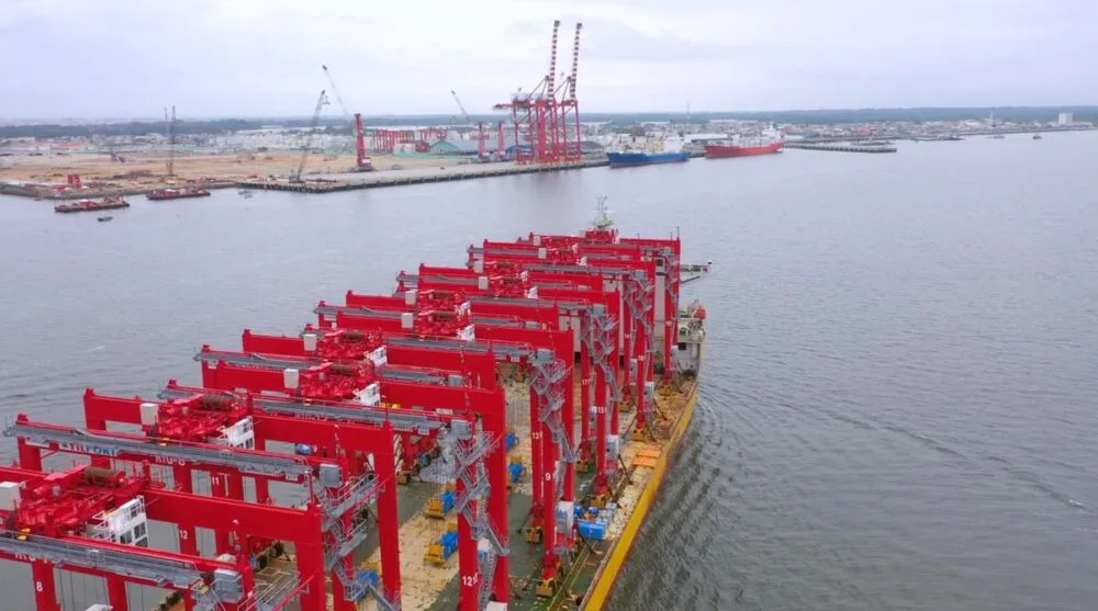 Ecuador: Puerto Bolívar recibió 11 grúas RTG como parte del proyecto de modernización de la terminal portuaria