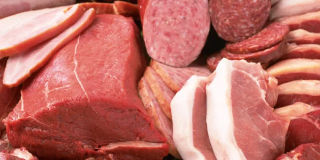 Ómicron podría generar escasez de carne y huevos en Estados Unidos