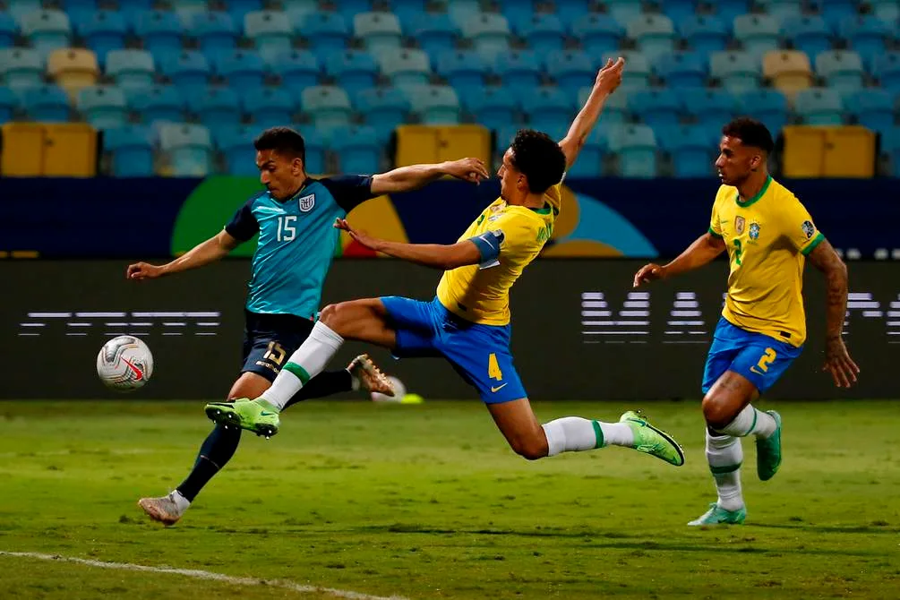Deportes: Árbitros colombianos dirigirán el Ecuador vs. Brasil en la jornada 15 de la eliminatoria a Catar 2022