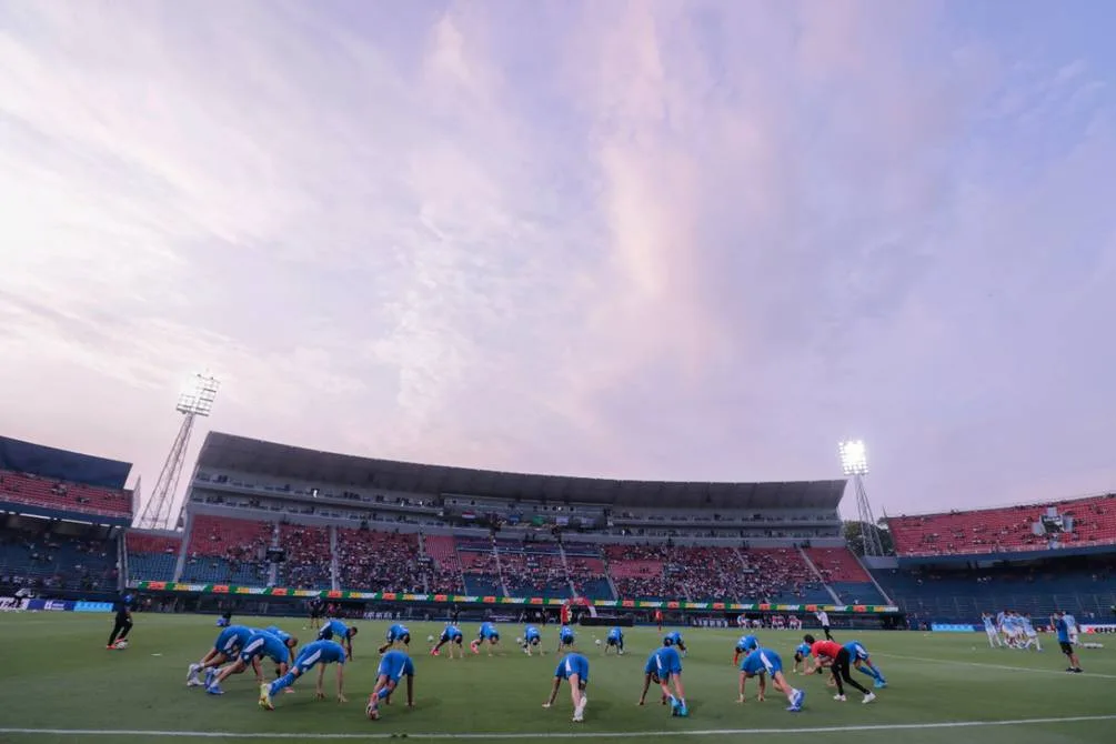 Deportes: Fútbol de Paraguay busca consenso por aforo completo en estadios tras levantamiento de restricciones sanitarias por COVID-19