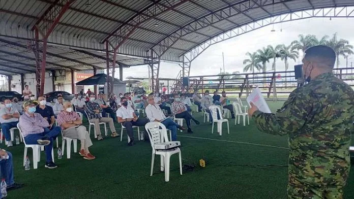 Ecuador: En Santo Domingo ganaderos no podrán portar armas