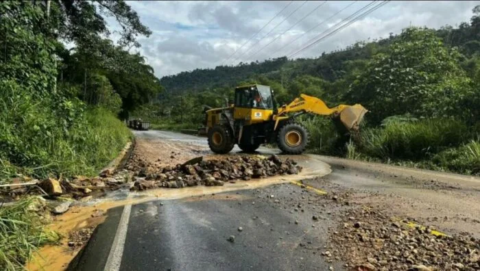 Ecuador: Habilitado el paso vehicular por la carretera Alóag-Santo Domingo