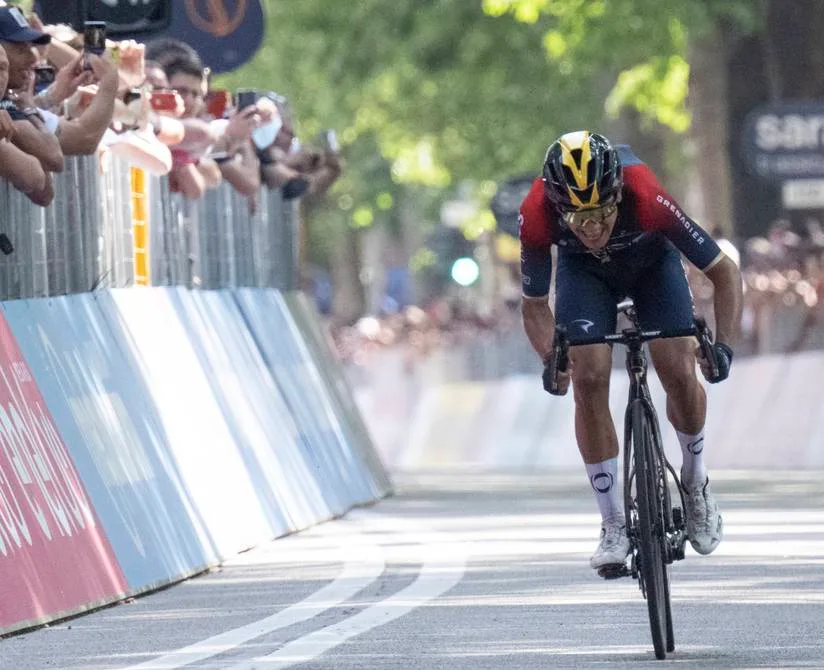 Deportes: ‘Richard Carapaz ya mira a todos por el retrovisor’: las impresiones de la prensa internacional por el liderato del ecuatoriano en el Giro de Italia