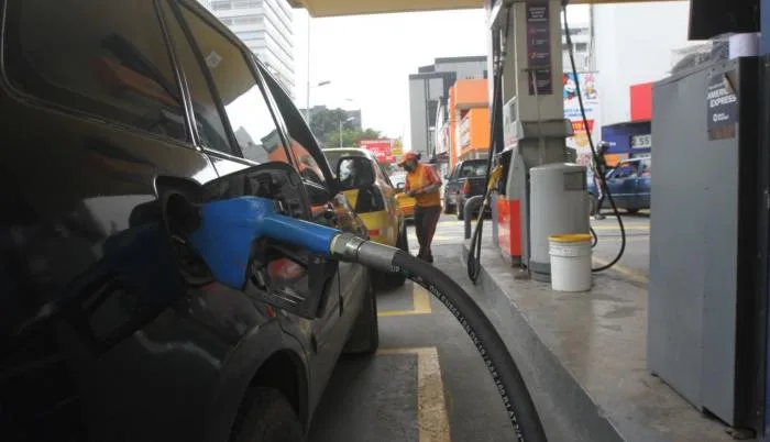 Ecuador: El precio de referencia de la gasolina súper en mayo de 2022 será de $ 4,49 el galón