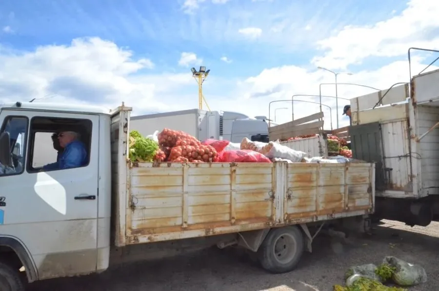La falta de gasoil en el norte de Argentina complica el abastecimiento de frutas y verduras