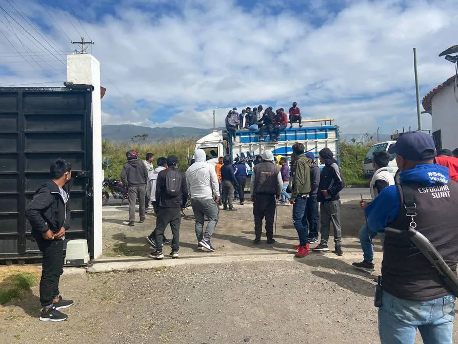 Ecuador: Expoflores habla de pérdidas de $ 2 millones diarios cuando cargas florícolas no llegan al aeropuerto