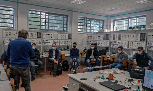 España: Se buscan estudiantes para carrera con 100 % de empleo