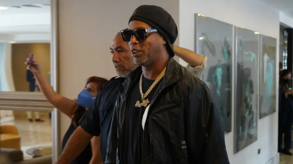 Ronaldinho jugará un partido de exhibición en septiembre en Manta