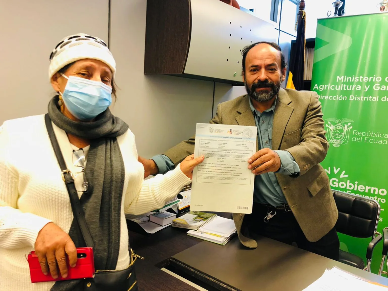 MAG entrega 343 títulos de propiedad a productores de Cañar