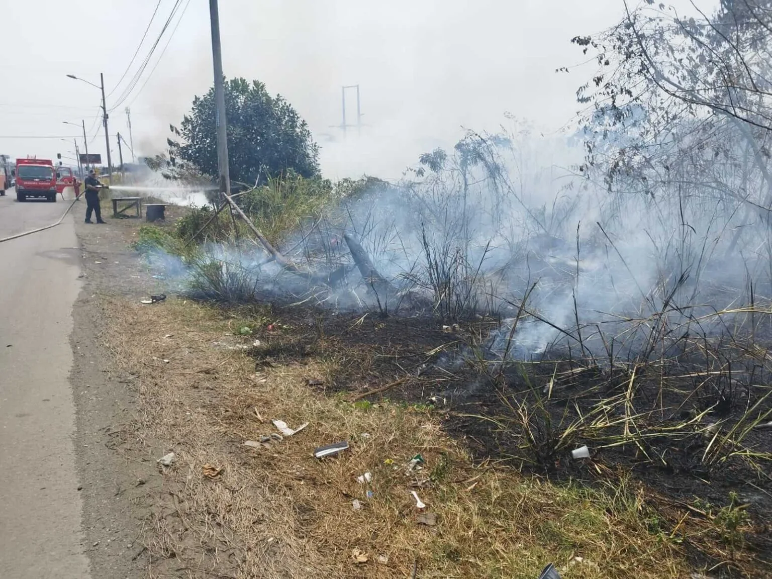 La quema de maleza en varias zonas pobladas genera alertas