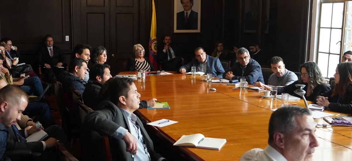 Internacional Colombia: MinAgricultura e ICA expedirán resolución para prohibir uso de fipronil en el país