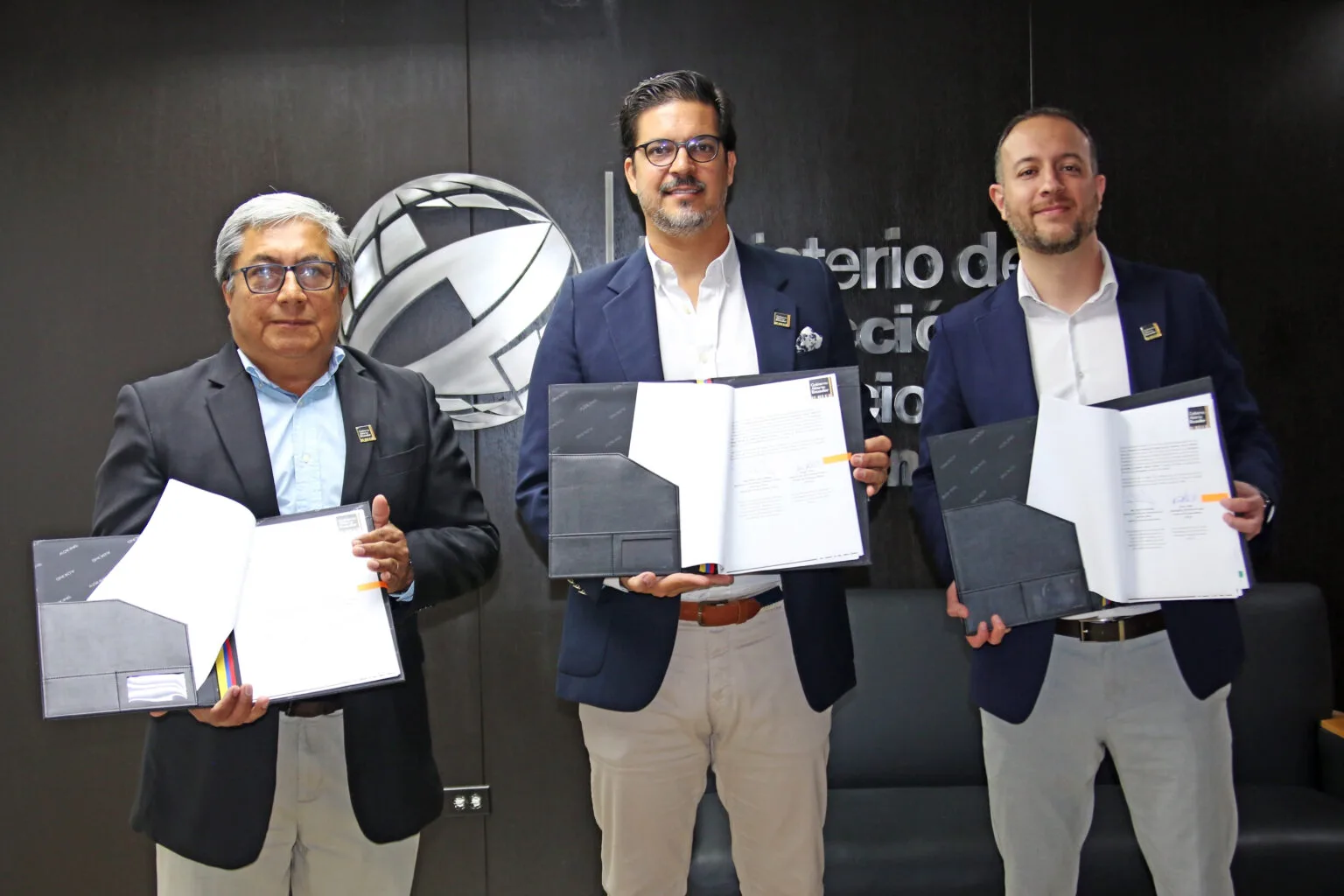 Ecuador reafirma su compromiso con la industria pesquera