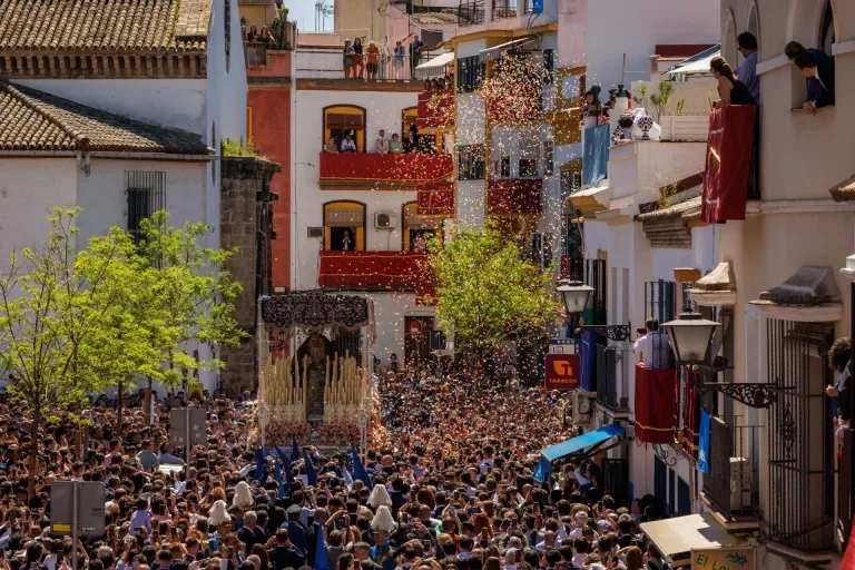 Internacional: La Semana Santa, un acelerón en la venta de flores que supone el 10% del año