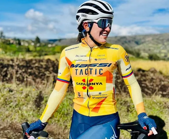 Miryam Núñez inicia participación en la Vuelta a España Femenina; Anna Henderson es la primera líder