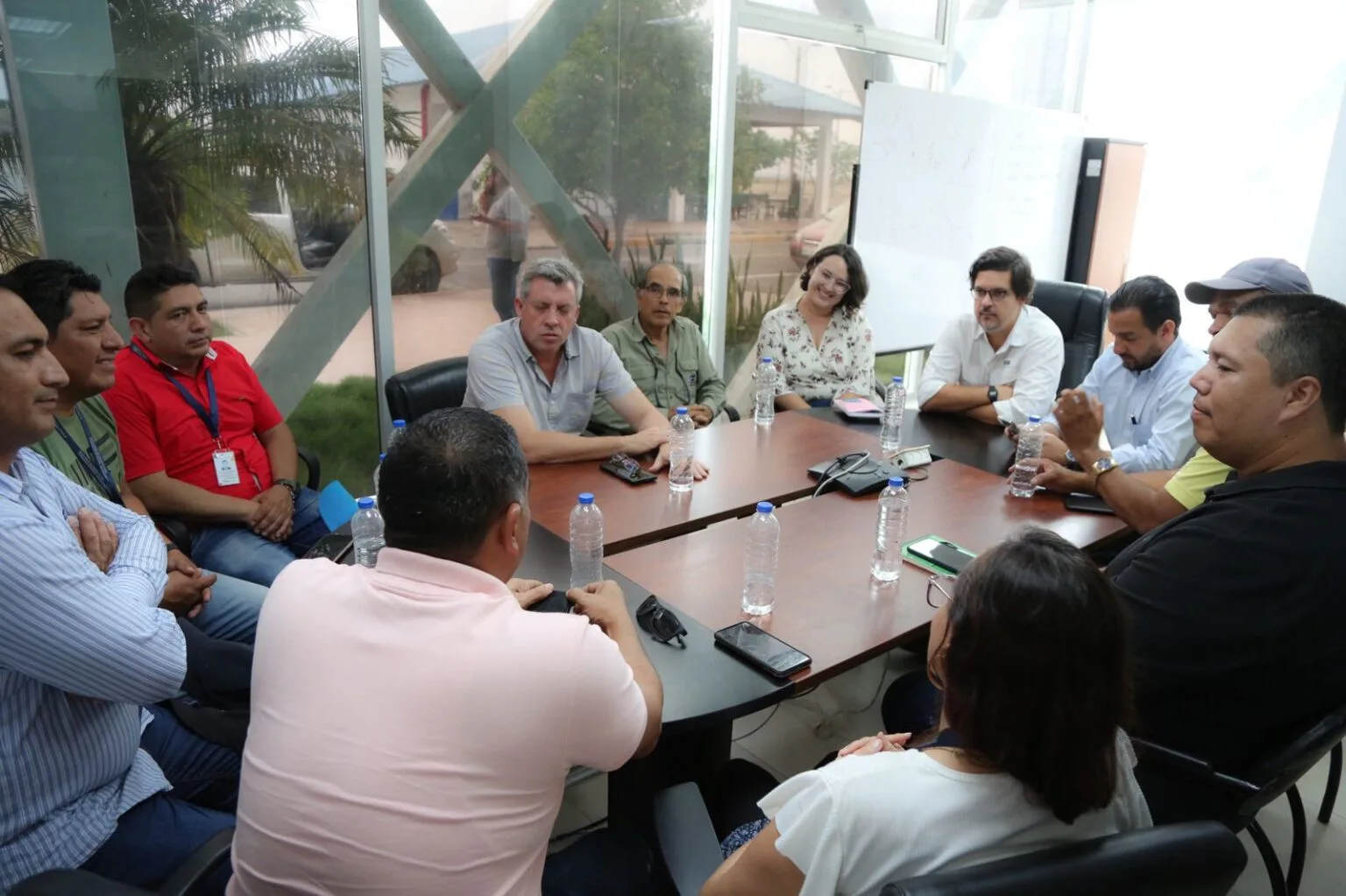 Delegación colombiana visita Ecuador para conocer avances en el sector pesquero