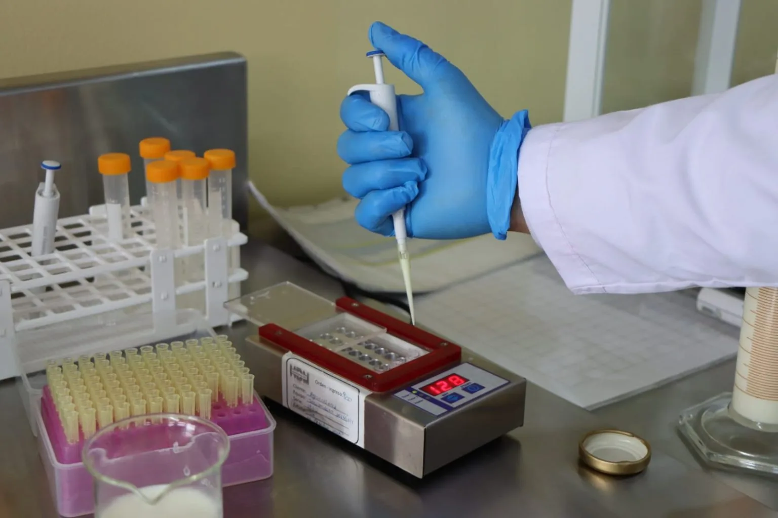 Nuevo laboratorio fortalecerá producción lechera en el Austro
