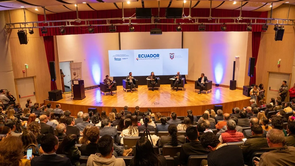 Ecuador promueve política comercial y productiva para impulsar crecimiento económico