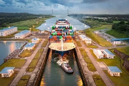 Internacional: MSC aplicará un recargo a los contenedores que transiten el canal de Panamá