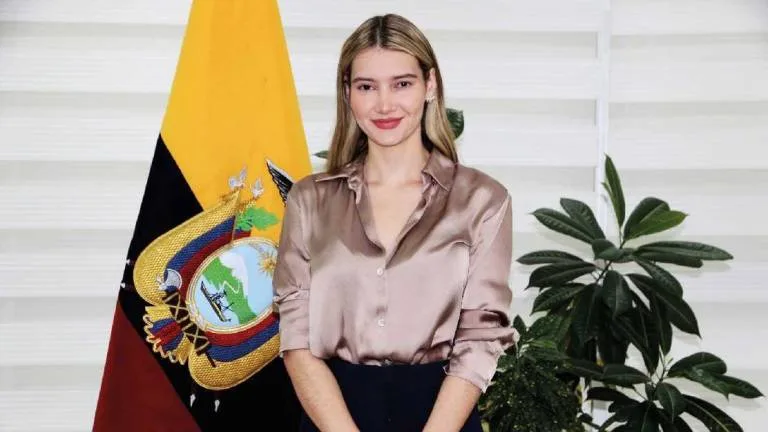 Sade Fritschi asume como ministra del ambiente, agua y transición ecológica de Ecuador