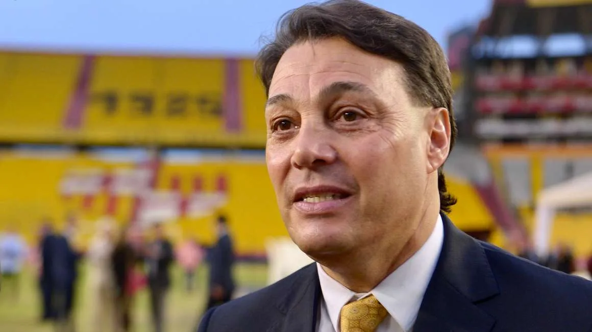 Carlos Alfaro Moreno se va de Barcelona SC lanzando dardos contra Esteban Paz, de Liga de Quito