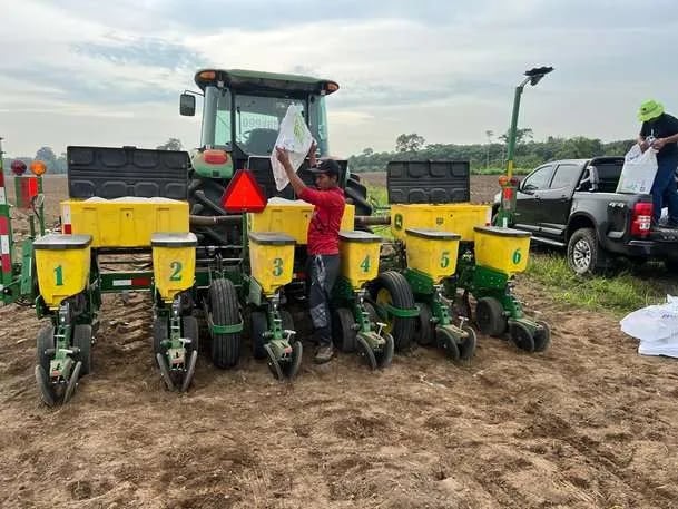 Dos ecuatorianos con reconocimiento entre los agricultores más relevantes de Latinoamérica