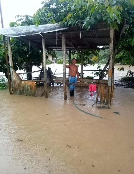 El Fenómeno del Niño se presenta en el cantón Muisne dejando bajo el agua a comunidades rurales