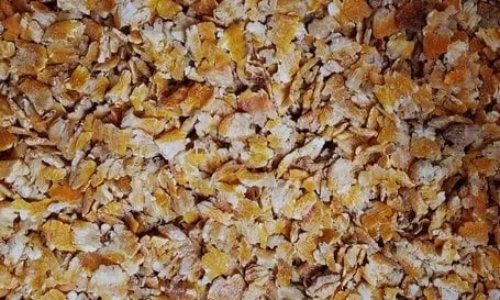 Hojuelas de maíz rolado al vapor