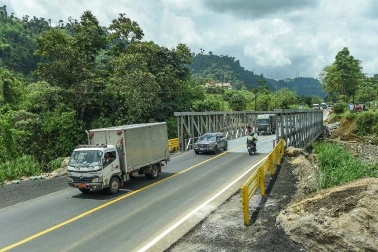 Inauguración del Puente Delta Restablece Conexión entre Pichincha y Santo Domingo