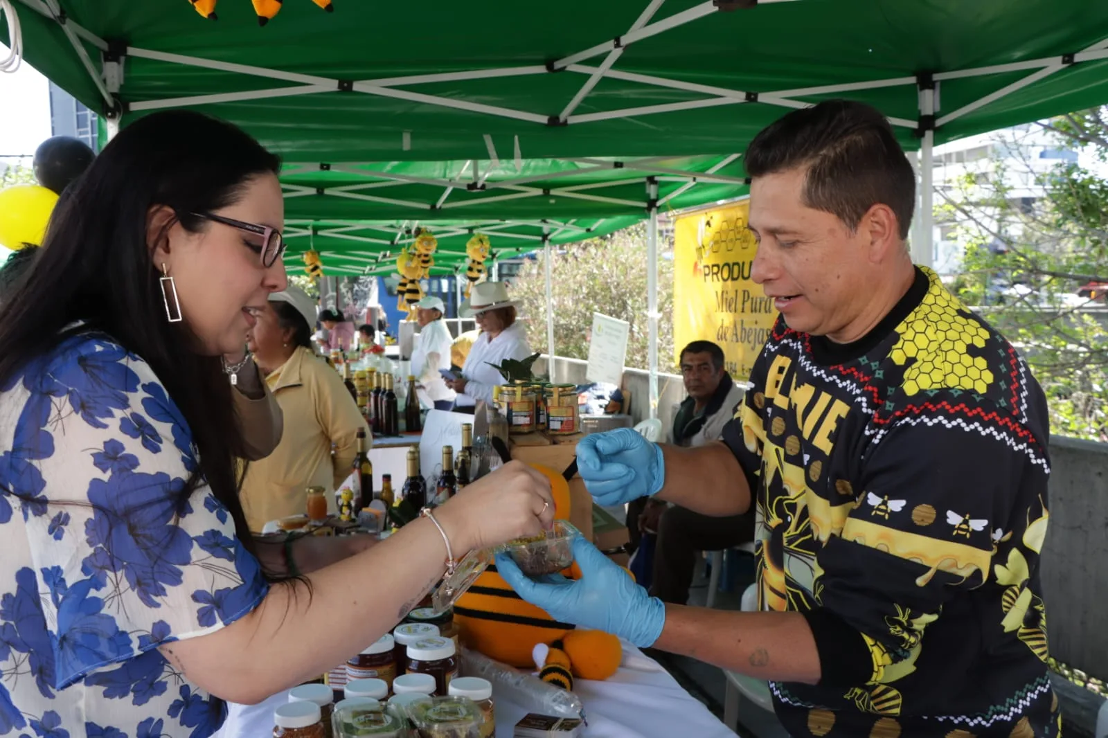Apicultores Fortalecen Capacidades y Promueven Sostenibilidad en Celebración del Día Mundial de las Abejas