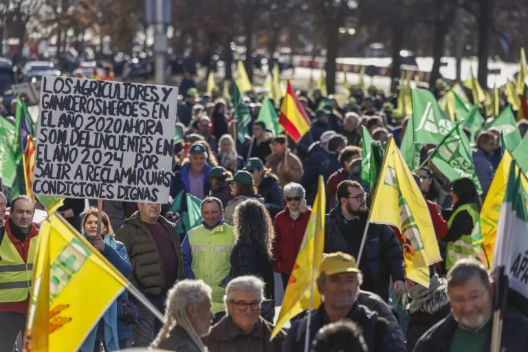 ESPAÑA: Miles de agricultores rechazan los acuerdos comerciales que "amenazan" al campo