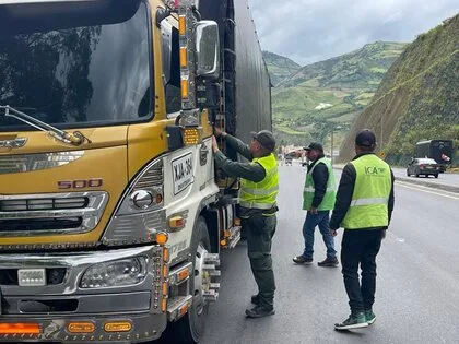 COLOMBIA: Incautan 98 Kilos de Semilla de Cebolla en frontera con Ecuador