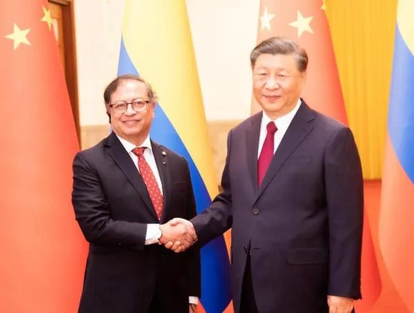 COLOMBIA: Viaje de presidente Gustavo Petro a China es una oportunidad para las rosas de Ecuador': amenaza de Gobierno Trump