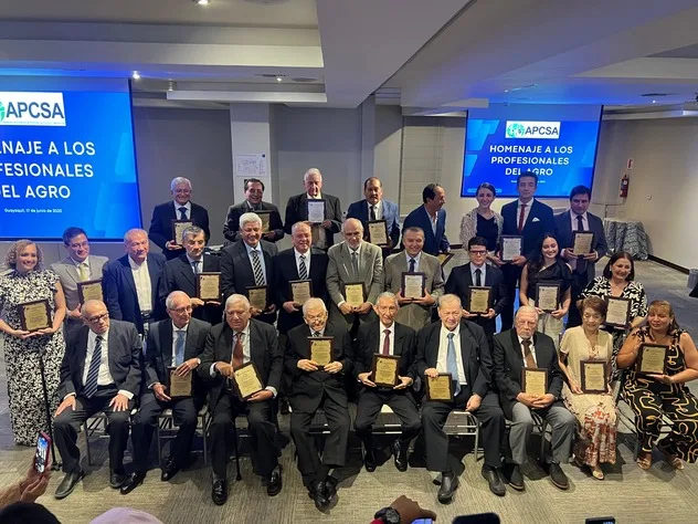 ECUADOR: Emotivo homenaje en Guayaquil a los grandes pilares del agro ecuatoriano