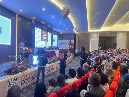 Ecuador apunta al segundo lugar mundial en producción de cacao en Chokao 2025