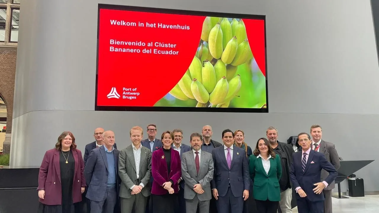 Ecuador amplía alianzas en Europa para garantizar un banano seguro